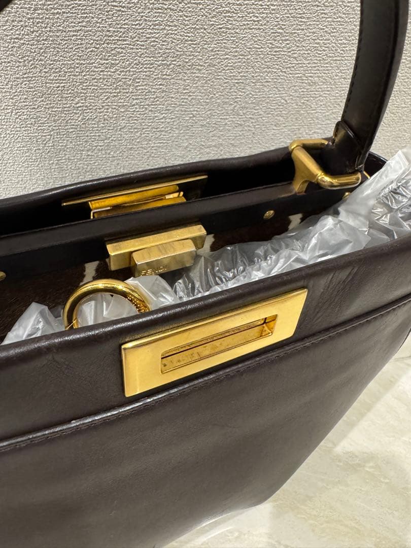 FENDI フェンディ 8BN226 ピーカブー ミディアム