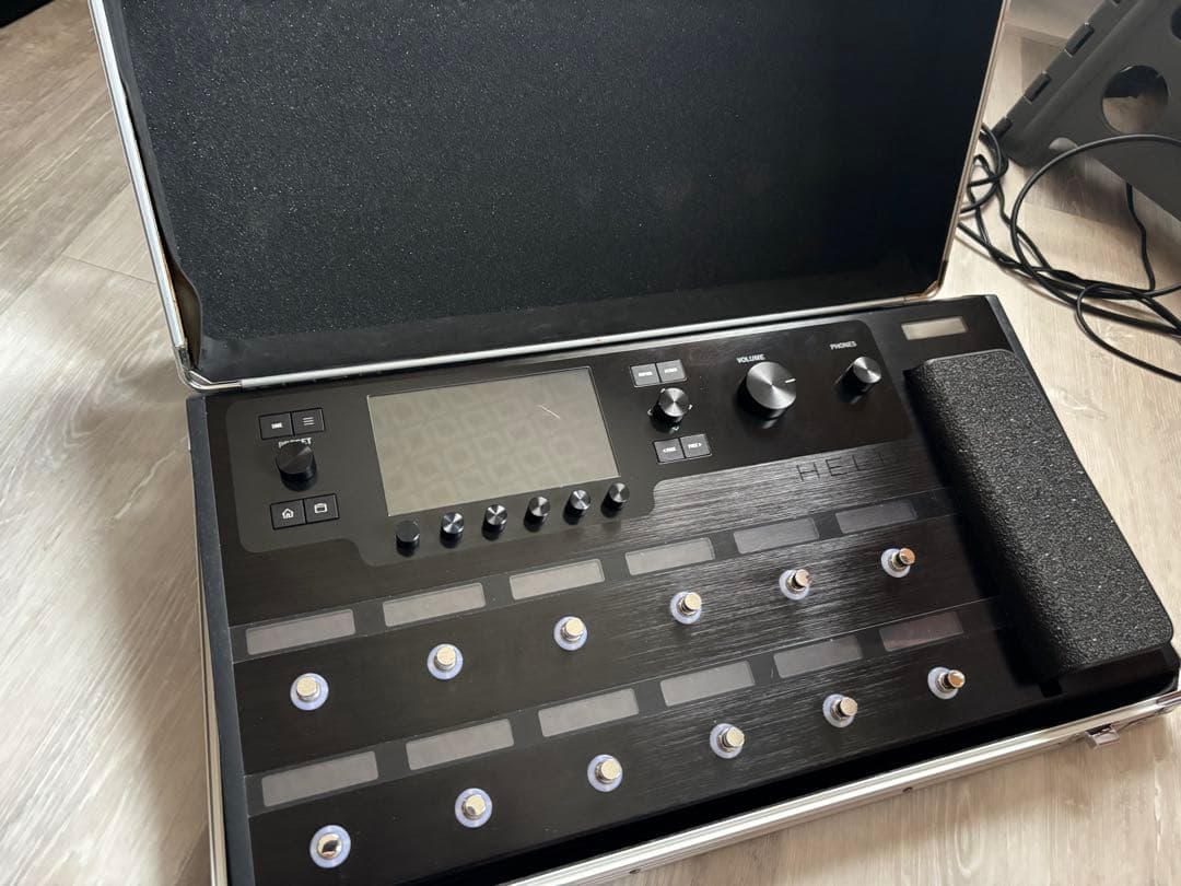 LINE6 Helix Floor エフェクターケース付き