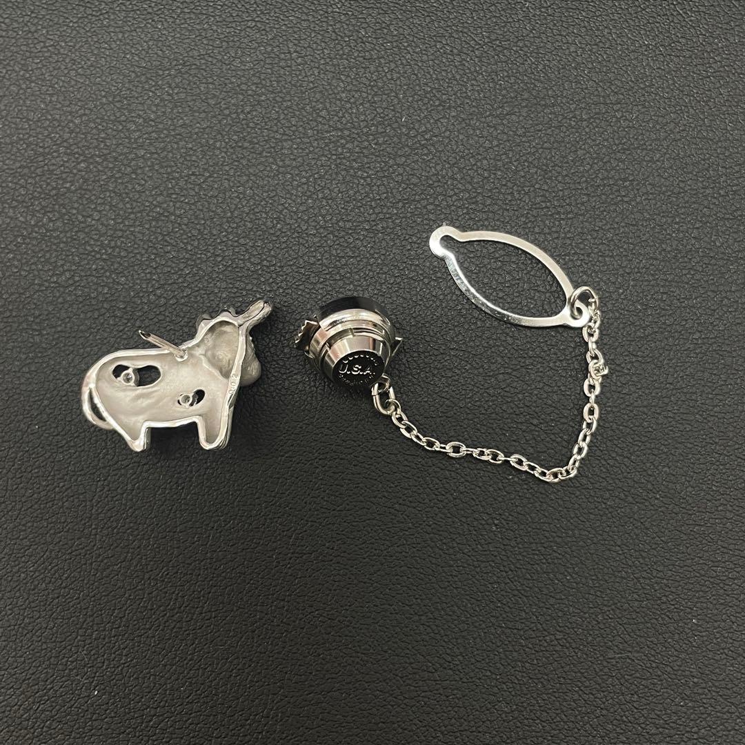 友安昭先生作　K18WG牛モチーフピンブローチ