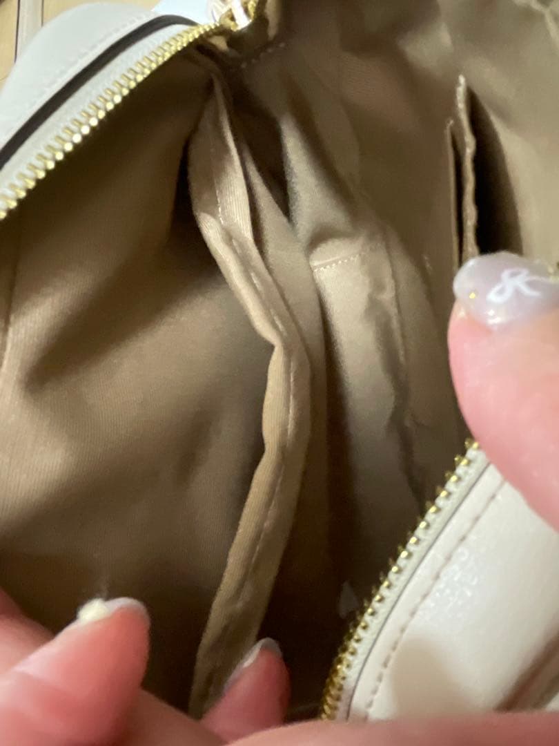 COACH ショルダーバッグ シグネチャー柄　ベージュ　❤️