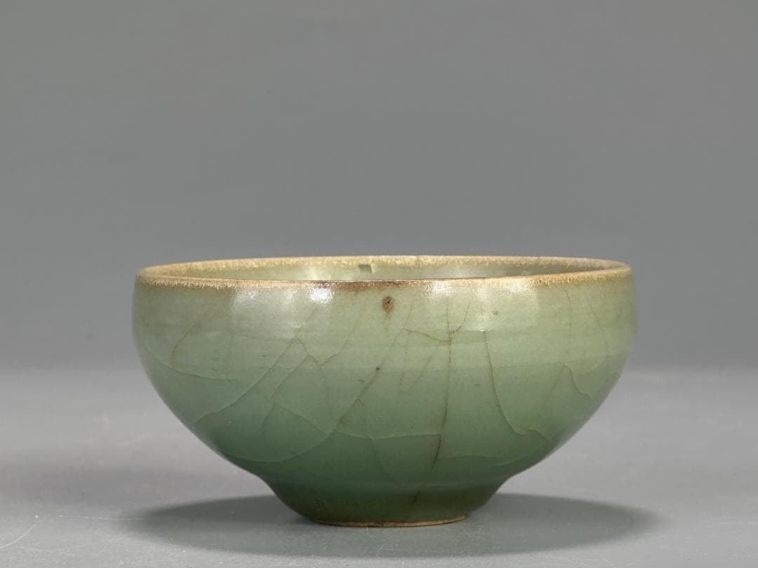 中国美術　龍泉窯　青磁茶杯　煎茶碗　貫入　盃　唐物