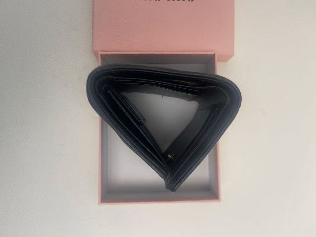 美品✨送料込み MIU MIU ブラック マテラッセ 三つ折り財布　サイフ