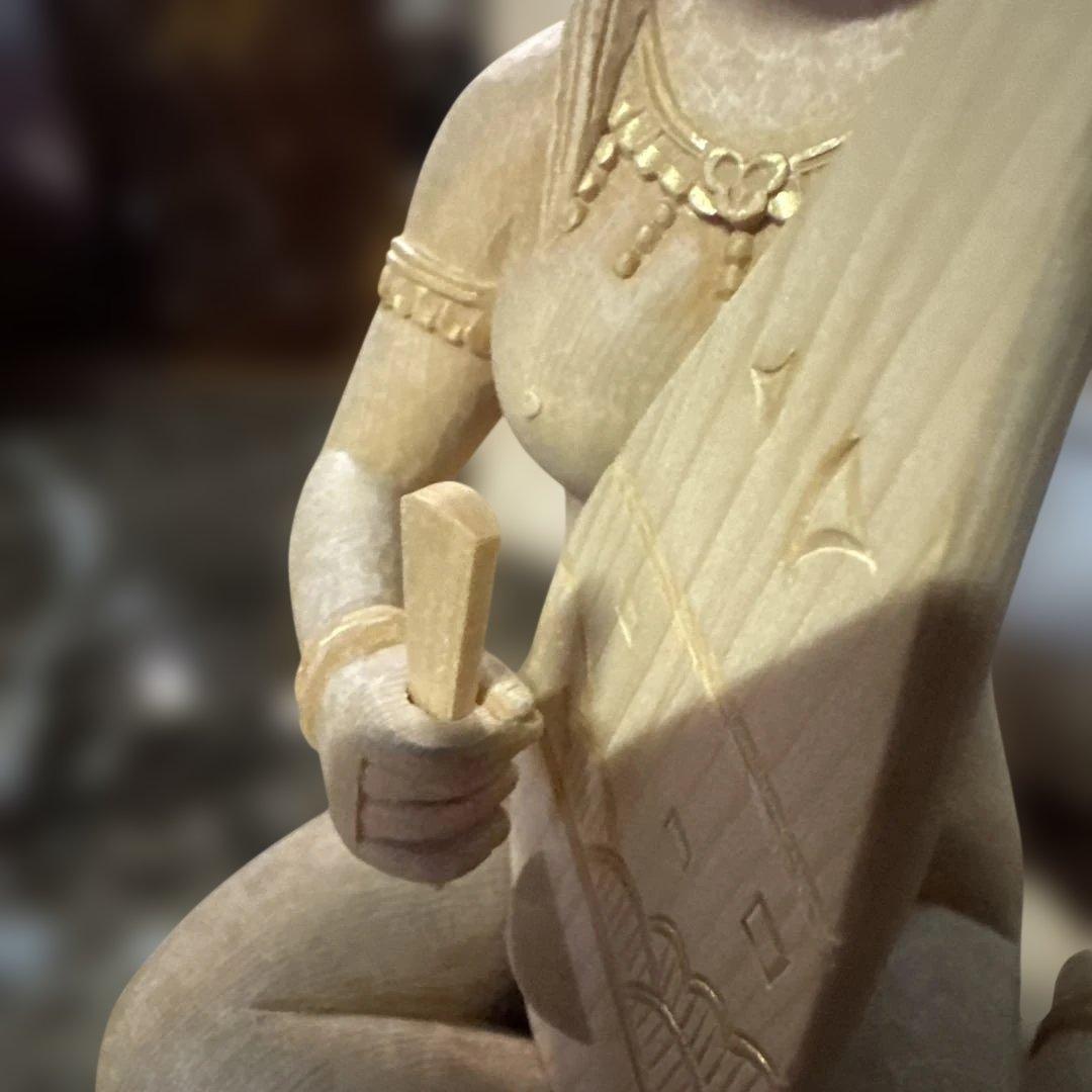 金運招来　木曽檜材　細密手彫り　裸弁財天様　ご利益　縁起物