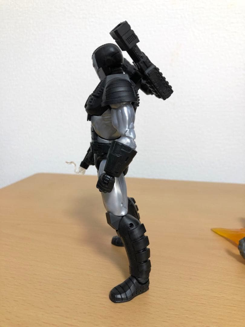 【日本未発売】ウォーマシン DX版 マーベルレジェンド アイアンマン