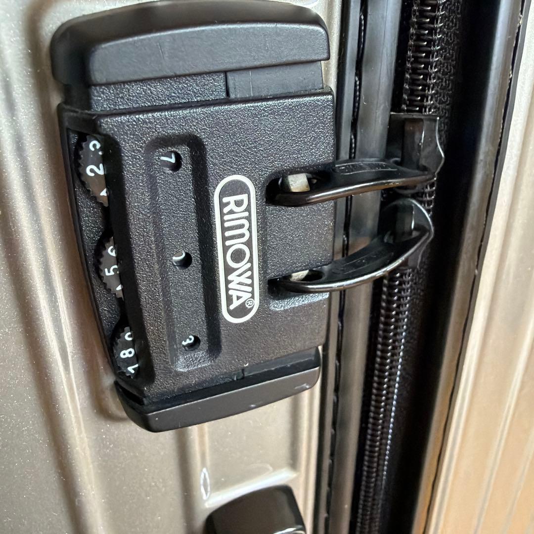 リモワ サルサ 104L 4輪 日本限定色サンドゴールド