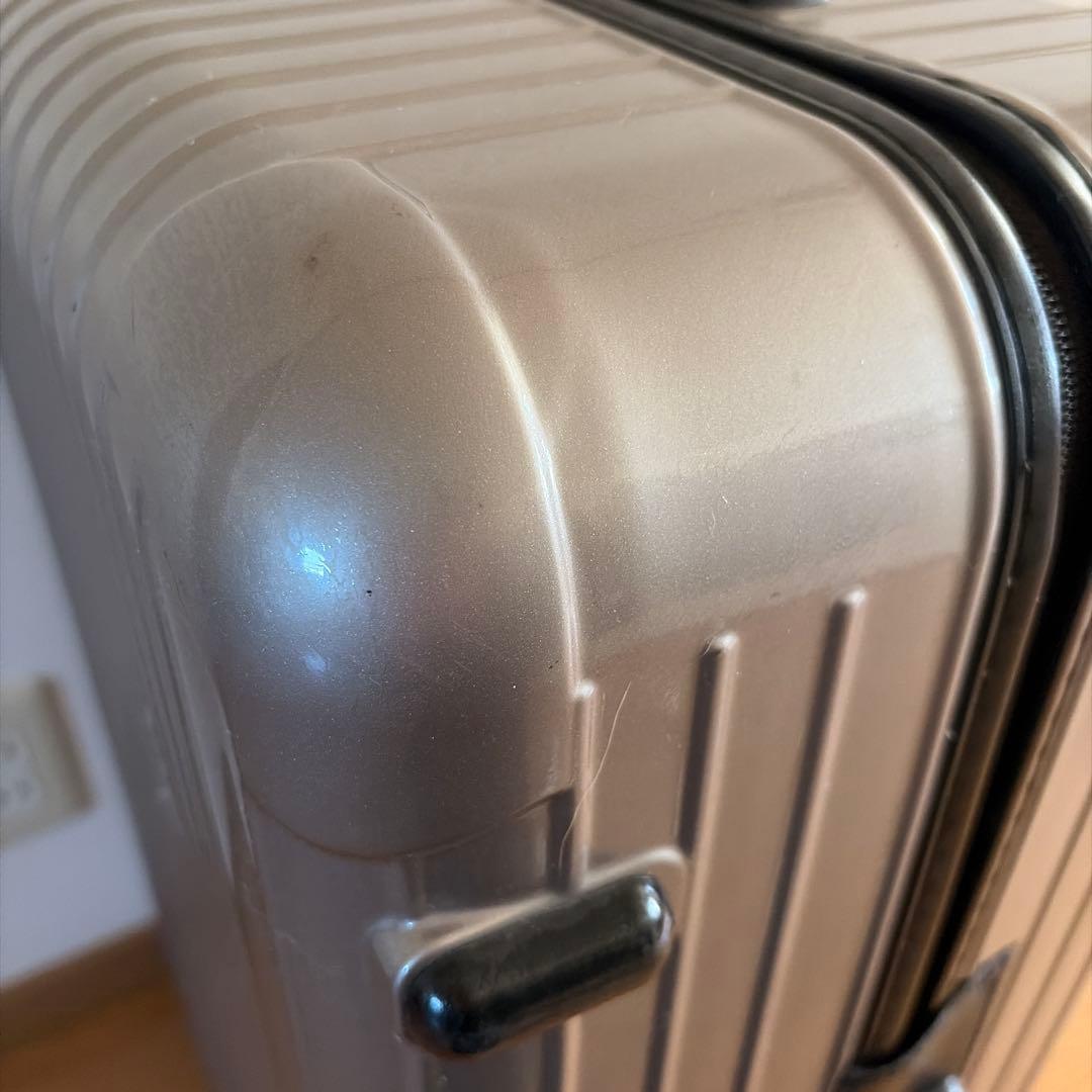 リモワ サルサ 104L 4輪 日本限定色サンドゴールド