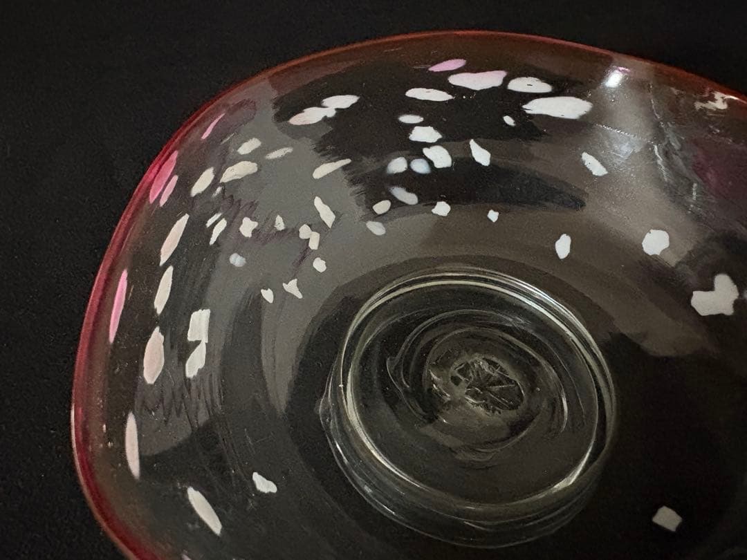 大正ガラス　和ガラス　ウランガラス 桃色縁　白雪模様