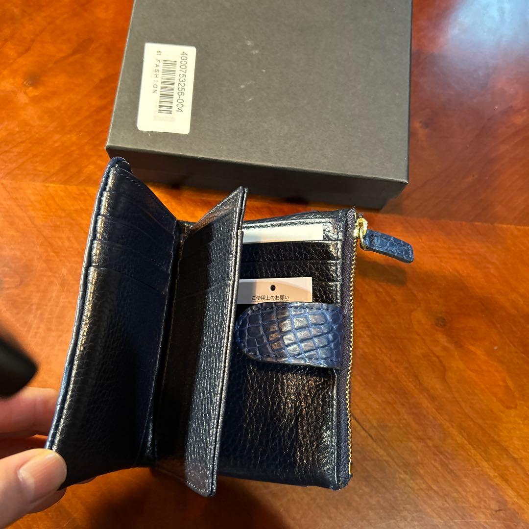 アルムコ、マットクロコダイル多機能2つ折り財布、ネイビー、未使用。