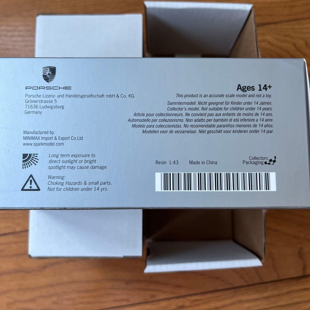 Porsche 911 GT2 RS ミニカー 1/43