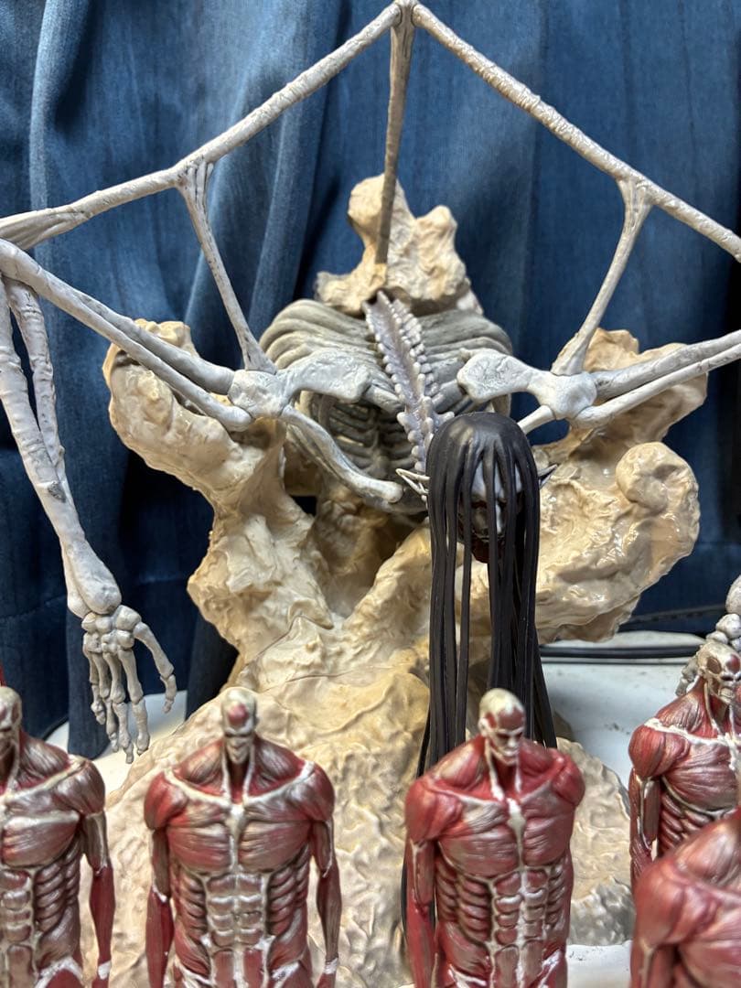 終尾の巨人　フィギュア　MEGAIMPACT 地鳴らしフィギュア　セット