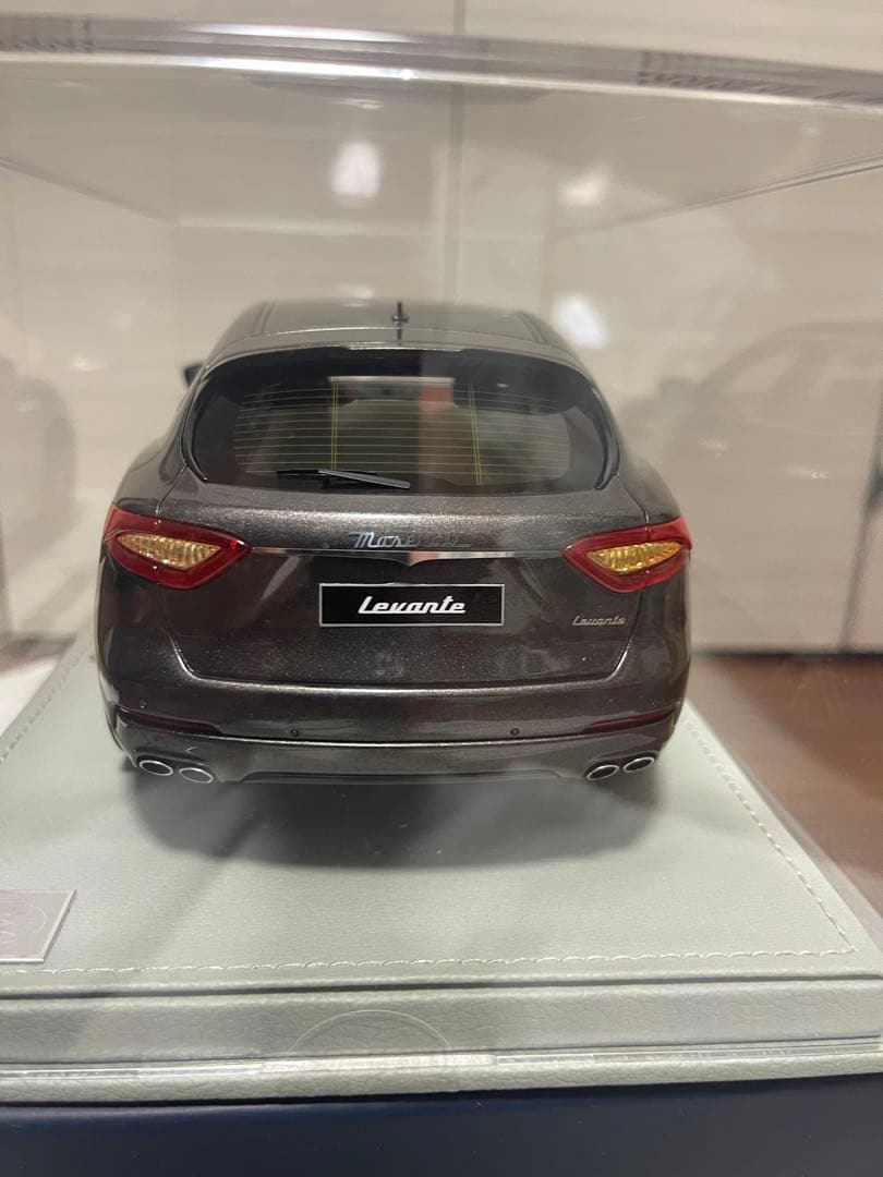 Maserati マセラティ レヴァンテ 1／18 フィギュア