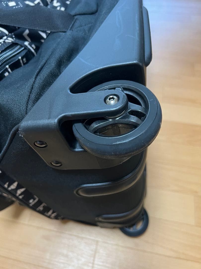 DAKINEダカイントラベルキャリー100 L バッグポーチ他一式 旅行に