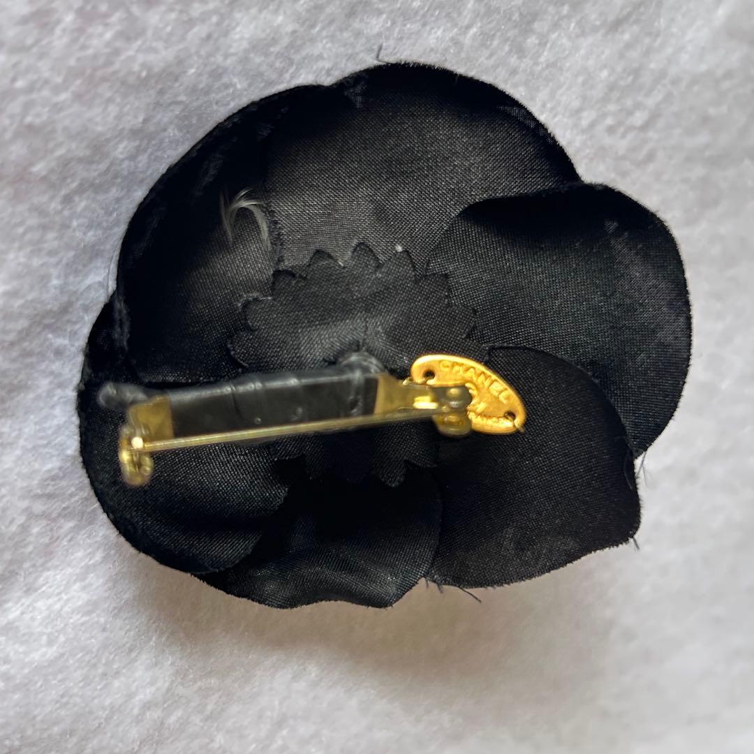 CHANEL ブラック カメリアブローチ 箱付き