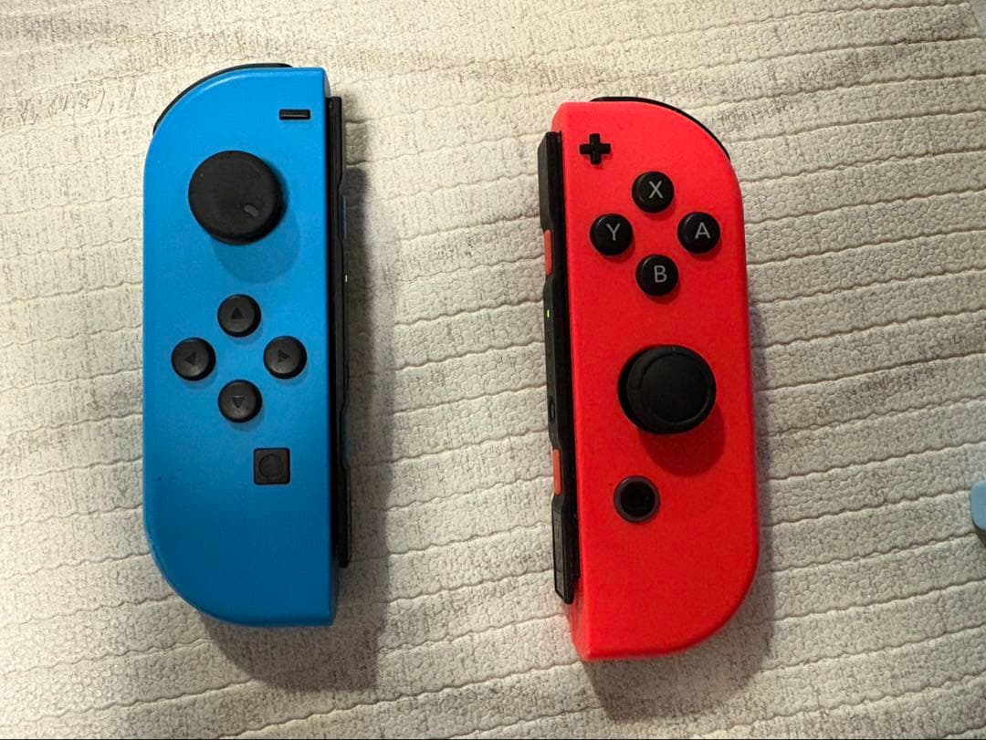 ✨*送様 ★★最終値下★★Nintendo Switch 本体 青/赤 Joy-