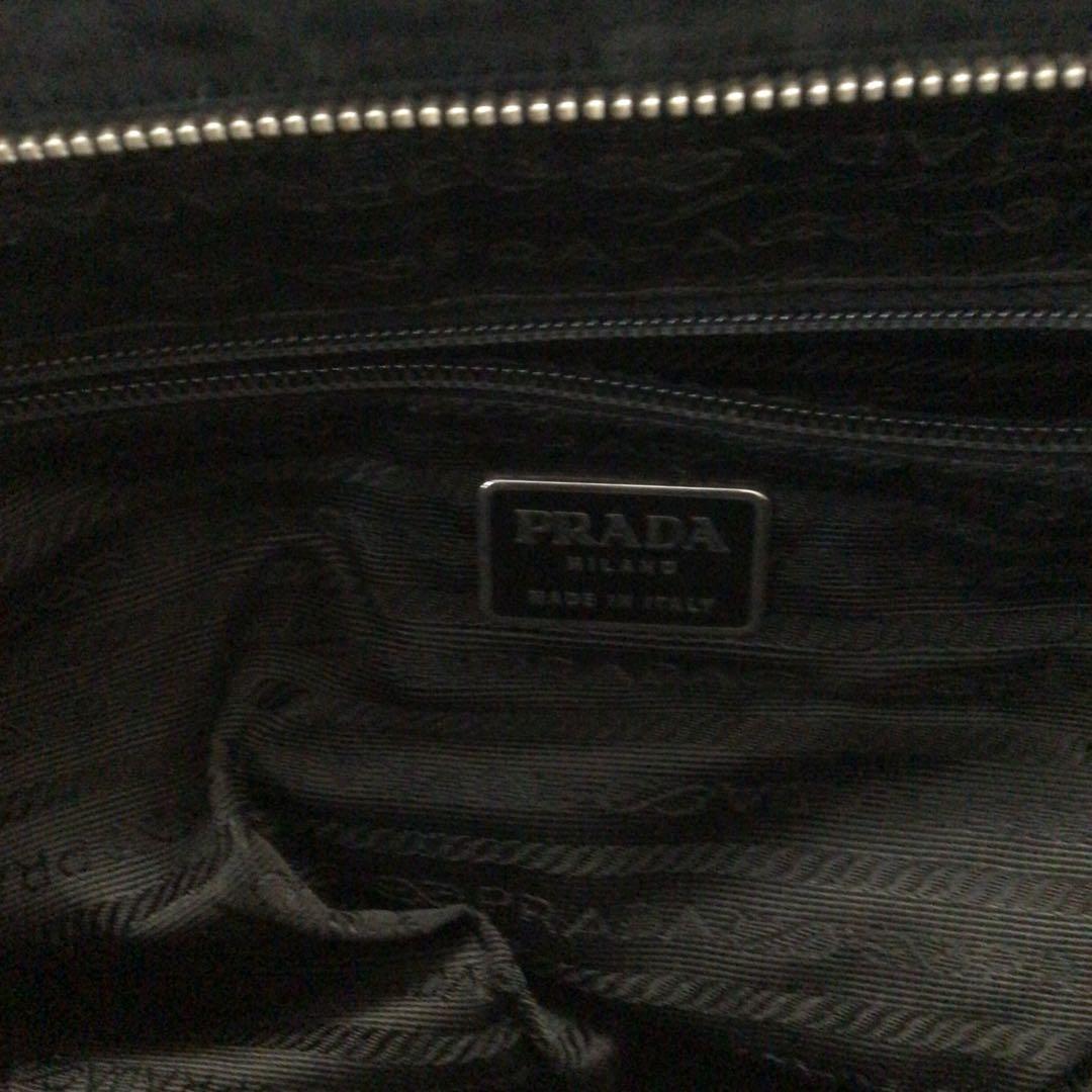 プラダ　黒　バック