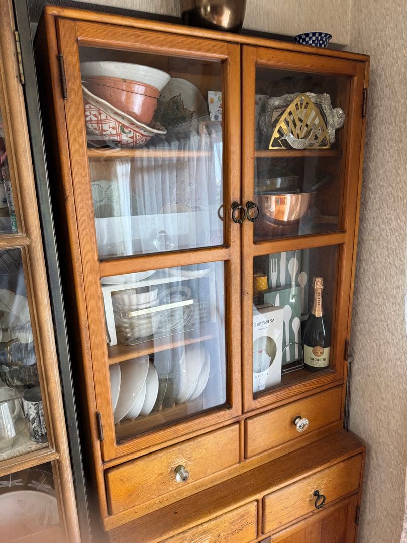 ねぼすけライオンの親子　食器棚上段