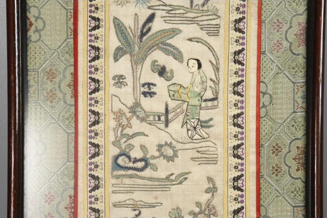 【珍】　★ 額装 才子佳人図繍片 ★　民国時期　刺繍 人物紋 亭台紋　民間織繍