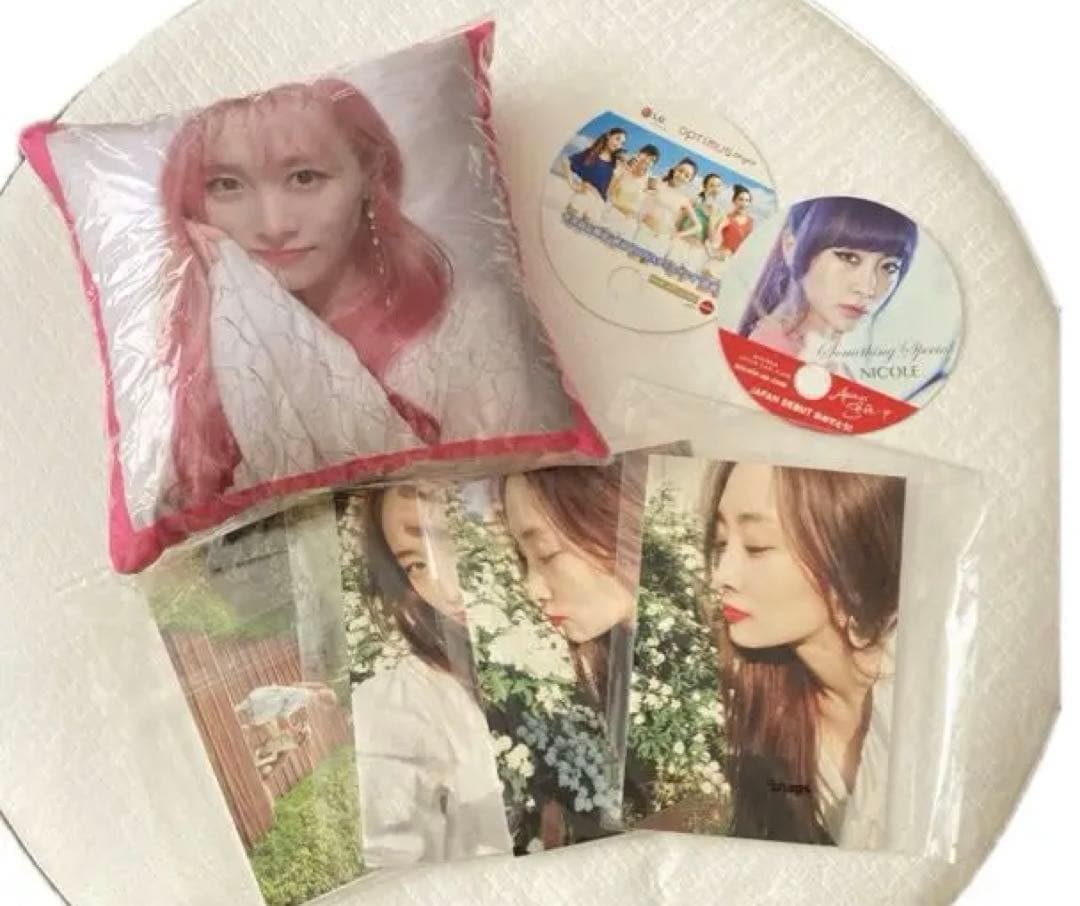 KARA まとめ売り　ニコル　ジヨン　サイン入り　　写真7枚あり