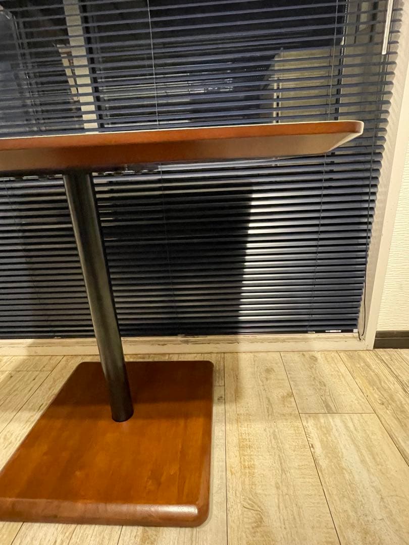 美品　カリモク60 カフェテーブル