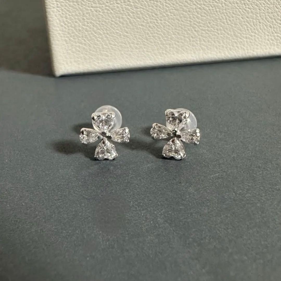 4°C 花モチーフ ホワイトゴールドピアス K10 箱付き