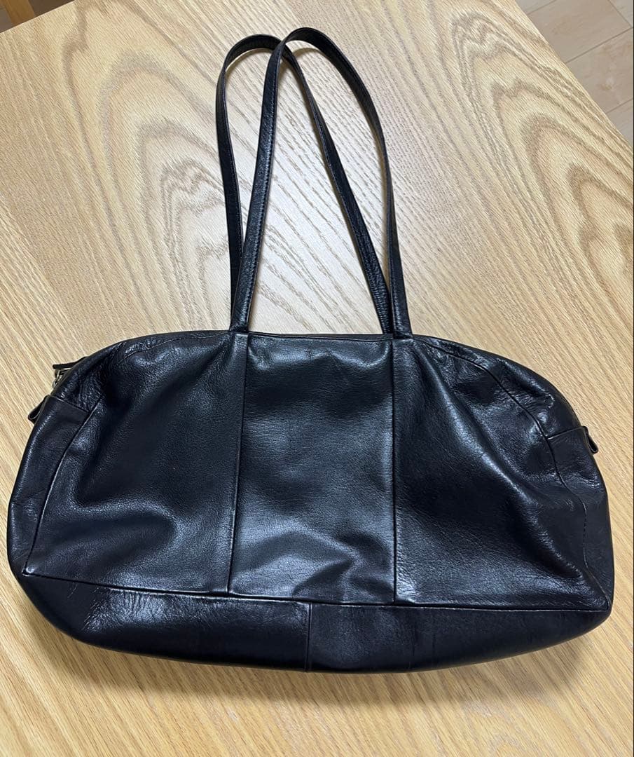 黒 レザー ハンドバッグ ファスナー付き