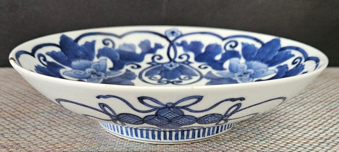 名品❗】 江戸時代後期　後期鍋島　藍鍋島　花に唐草文　径約20.9cm　櫛高台皿