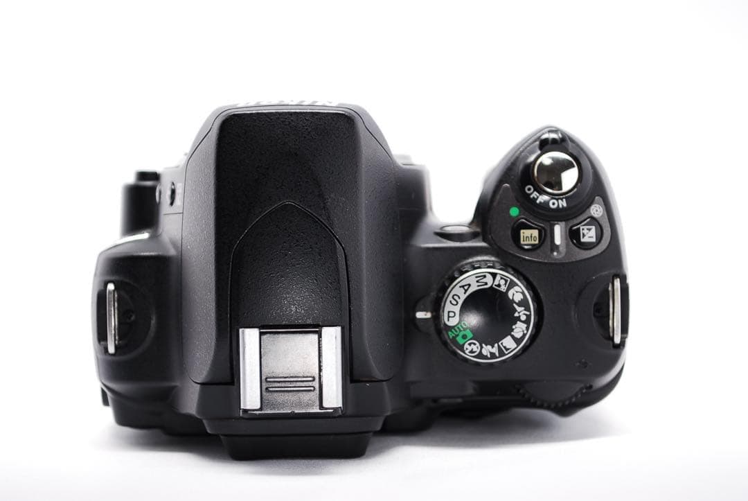 鮮やかな写り✨小型軽量✨Nikon D40X✨一眼レフデビューに✨