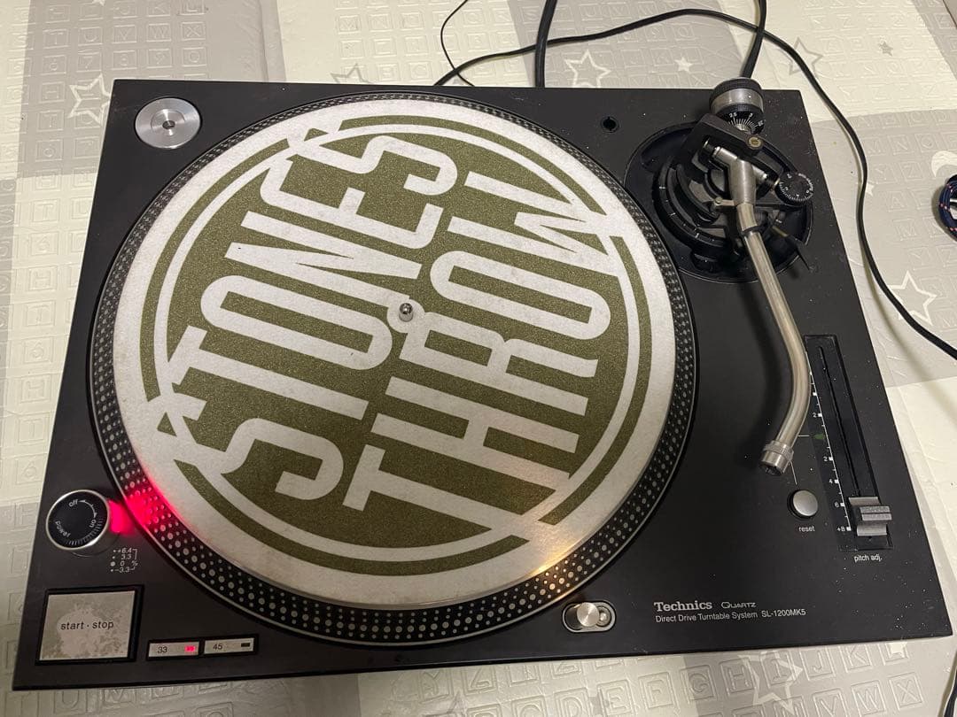 b*8様 Technics SL-1200MK5 ミキサー、針、CDJ付きのDJ