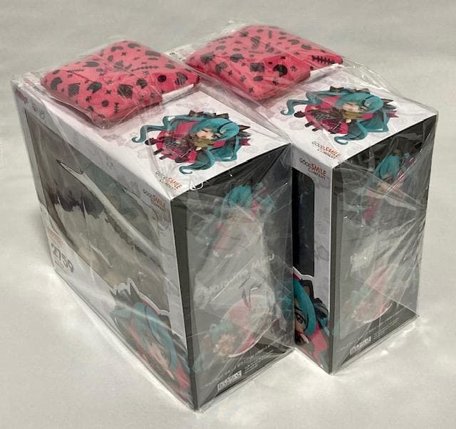 ２体セット　ねんどろいど 初音ミク 黒招きミク　座布団つき　キャラアニ.com