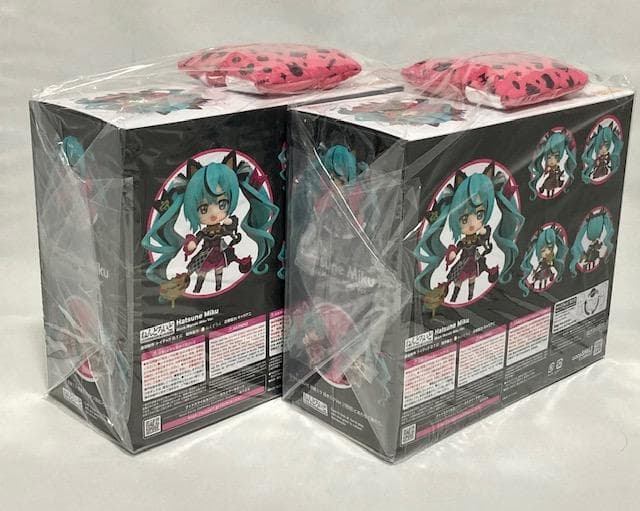 ２体セット　ねんどろいど 初音ミク 黒招きミク　座布団つき　キャラアニ.com