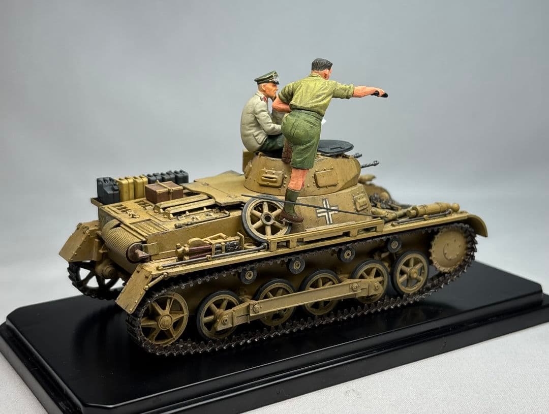【完成品】ズベズダ 1/35 ドイツ Ⅰ号戦車 B型 フィギュア3体セット