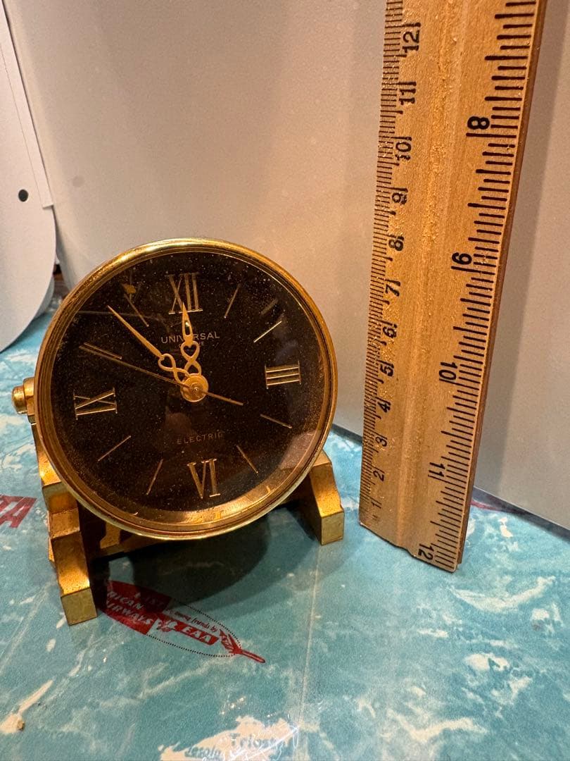 ユニバーサルジュネーブ　電磁置き時計