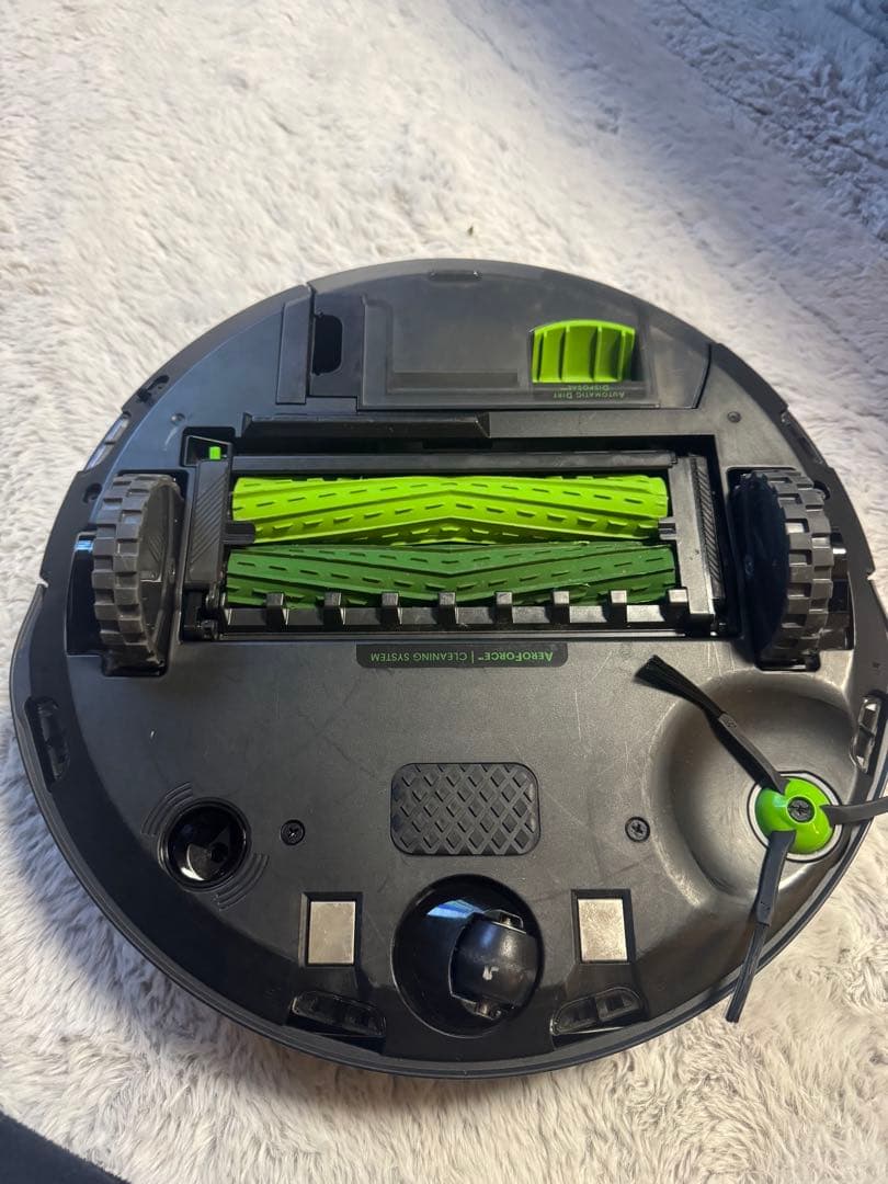 iRobot Roomba j7+ 本体