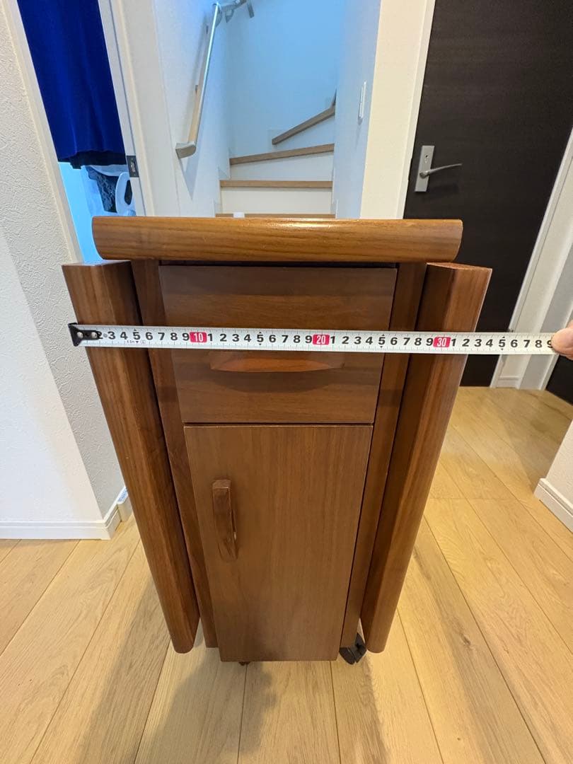 Ｔバタフライテーブル 折り畳み式 ウォールナット柄 島忠製キャスター付中古 美品