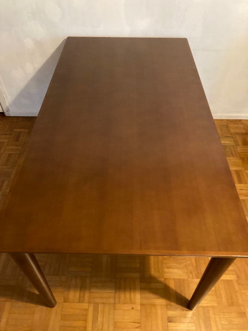 カリモク60 ダイニングテーブル　1500サイズ ウオールナットカラー