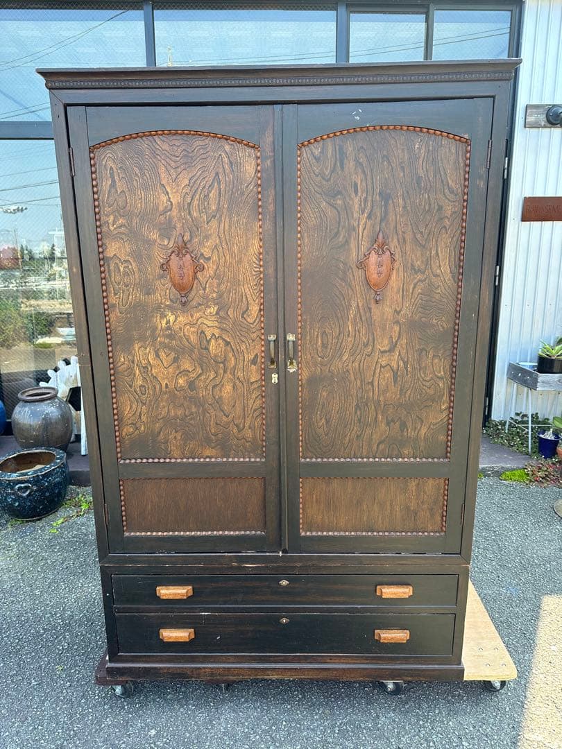 瞬間的値下げ❗️アンティーククローゼット箪笥洗浄済み！100年以上前！