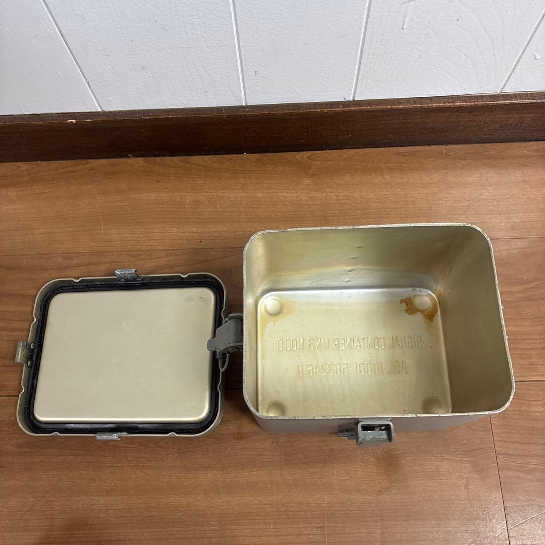 米軍　実物　SIGNAL SMOKE CASE 送料無料
