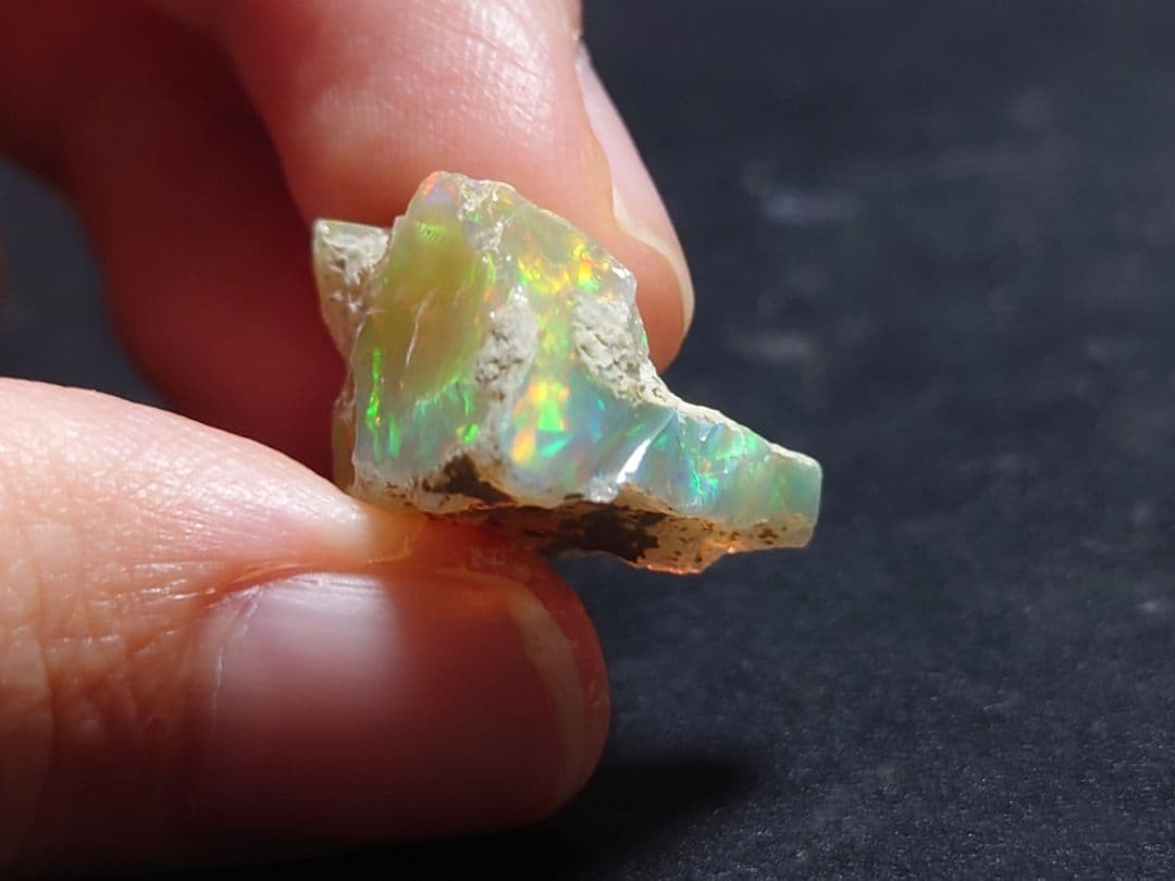 エチオピアウェロ産　オパール　ジュエリーグレード　原石　鉱物標本