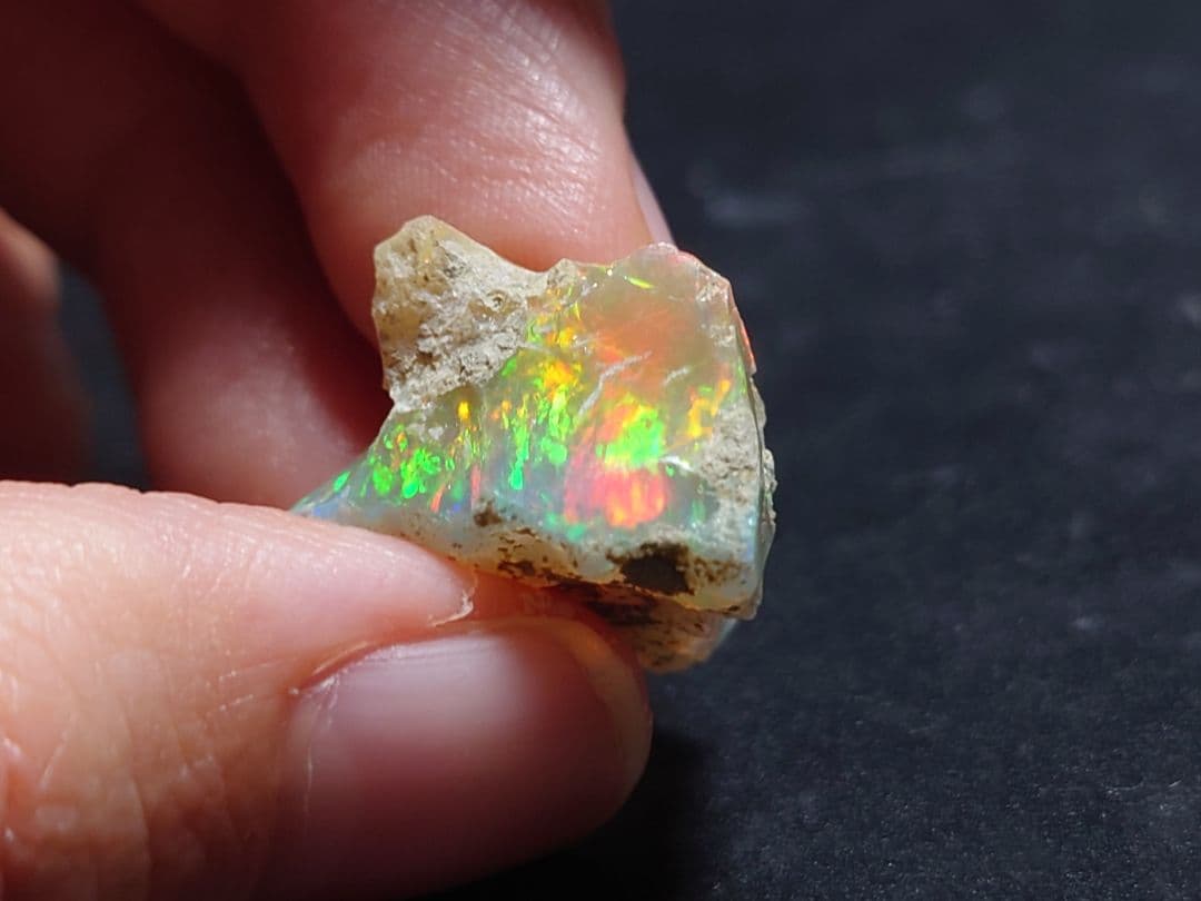 エチオピアウェロ産　オパール　ジュエリーグレード　原石　鉱物標本