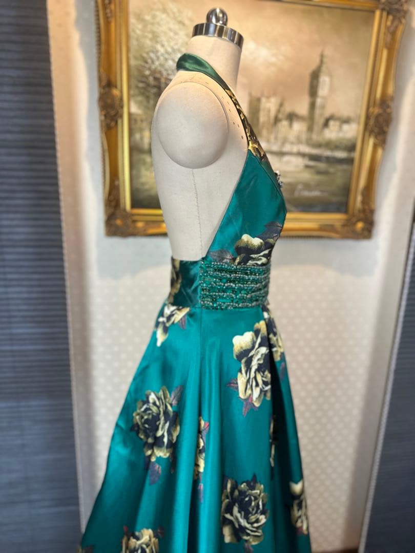 ターコイズ フラワープリント ハルターネック マキシドレス