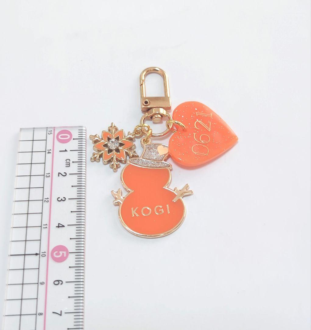 《名入れ・まとめ買割》ハンドメイド　キーホルダー　スノーマン　メンカラ