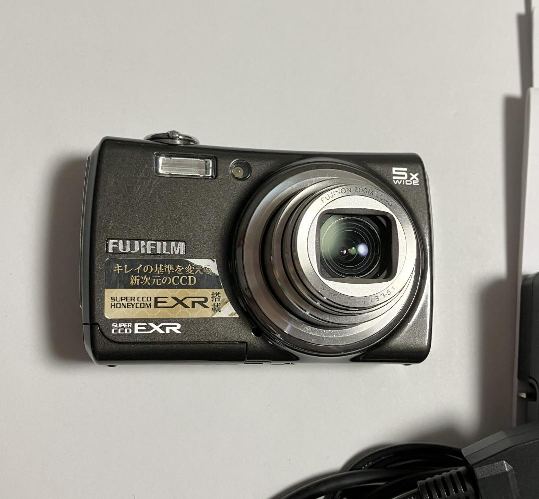 FUJIFILM FinePix F200EXR 光学5倍コンデジ