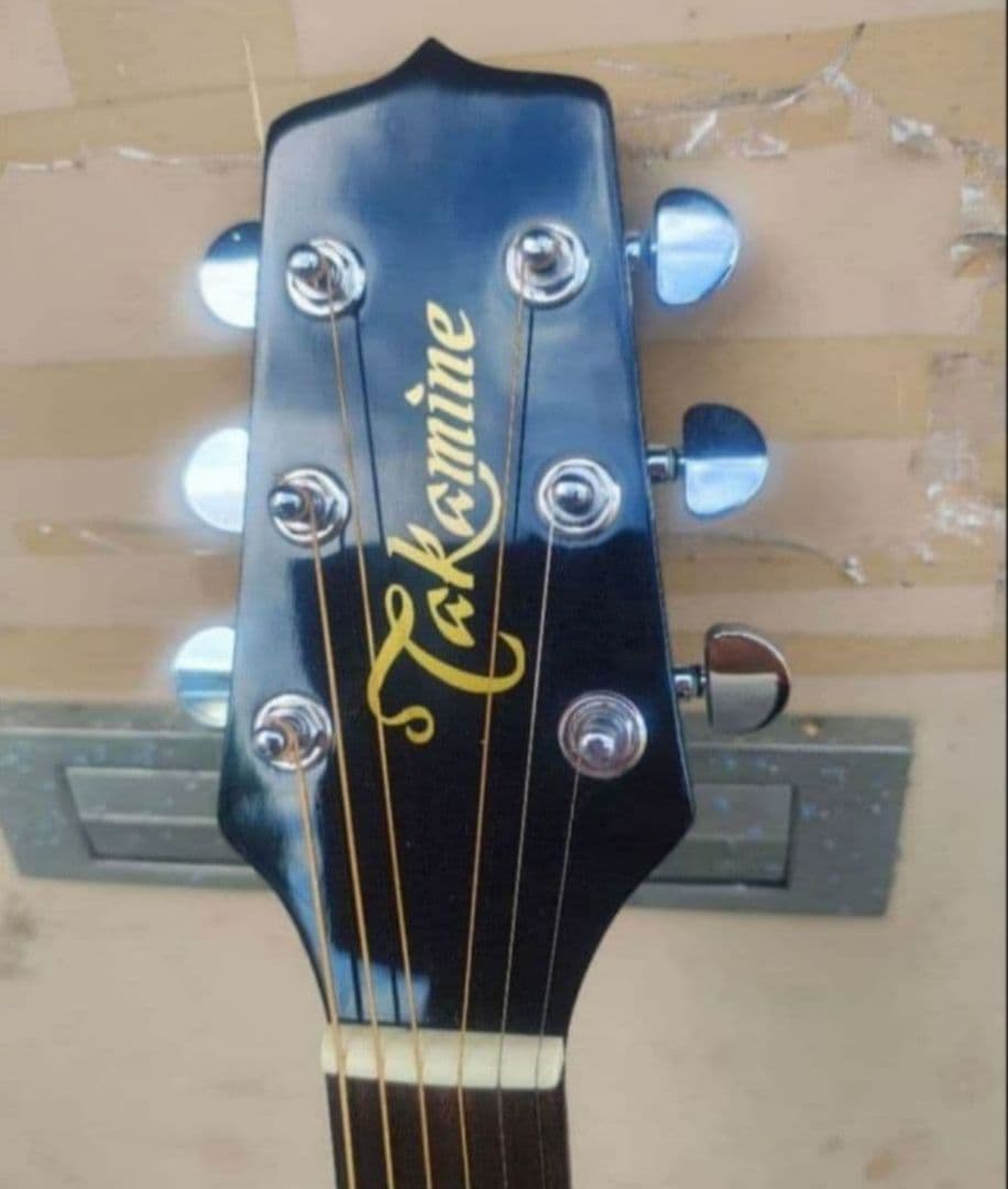 美品 Takamine 100シリーズ BK 型番不明 プリアンプ付きエレアコ