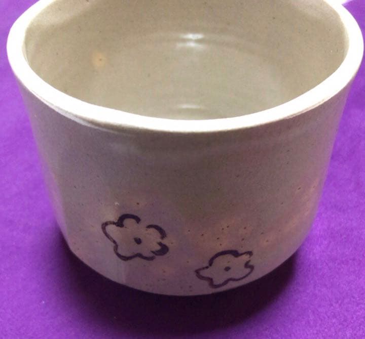 茶道具　梅模様抹茶碗　六兵☆共箱☆おまけお猪口付き