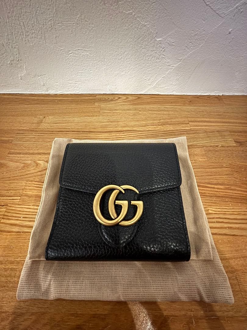 GUCCI 二つ折り財布　グッチ　レザー　スモールウォレット