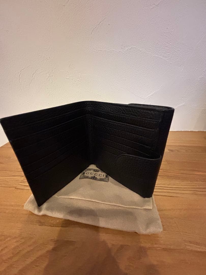 GUCCI 二つ折り財布　グッチ　レザー　スモールウォレット