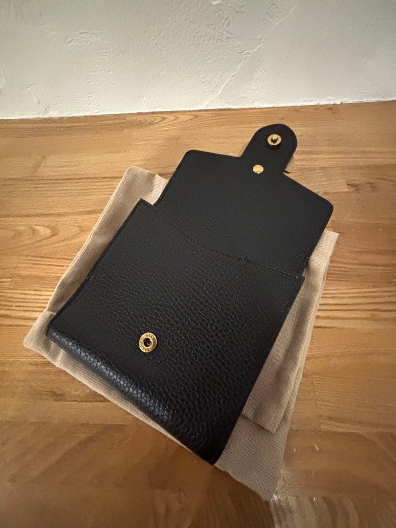 GUCCI 二つ折り財布　グッチ　レザー　スモールウォレット