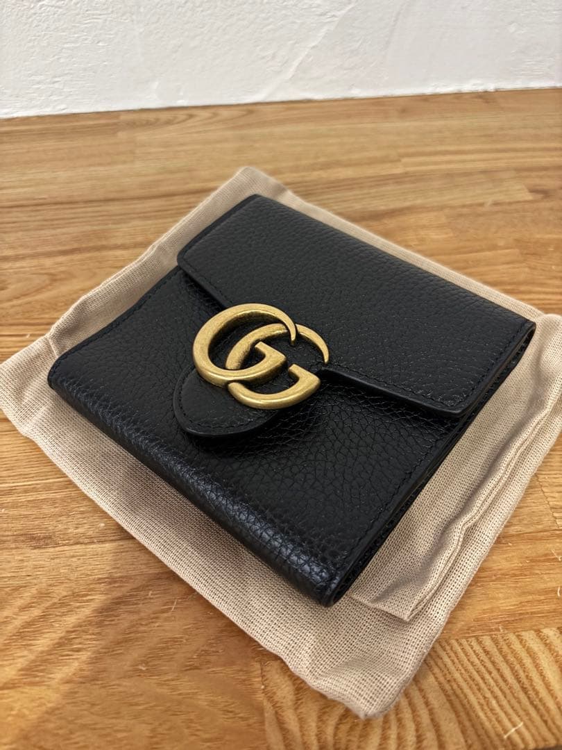 GUCCI 二つ折り財布　グッチ　レザー　スモールウォレット