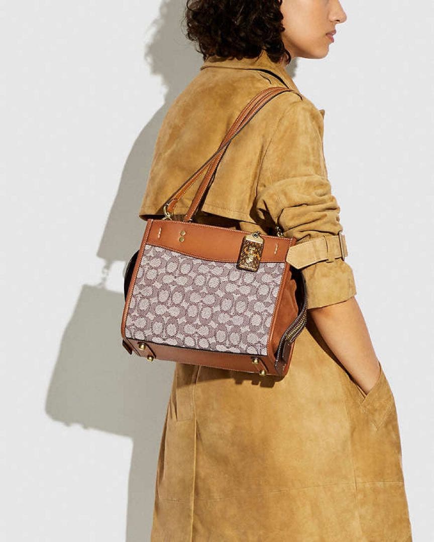 【お値下げ中】COACHローグ25 シグネチャーテキスタイル ハンドバッグ