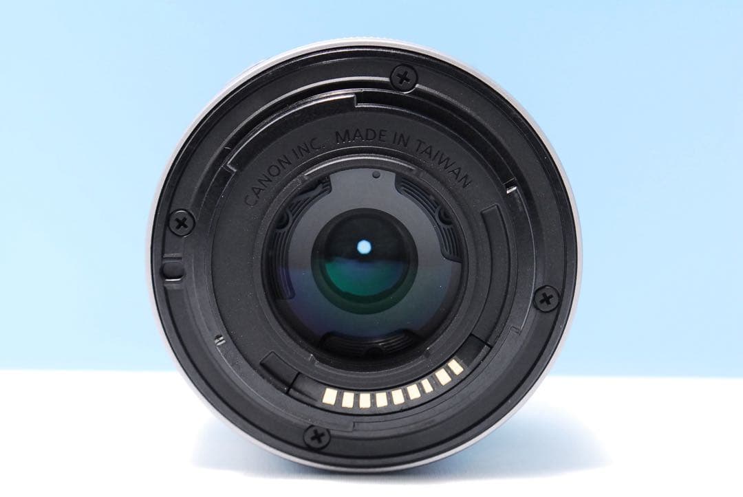 新品級！Canon Kiss M2 ホワイト Wi-Fi搭載 標準レンズセット